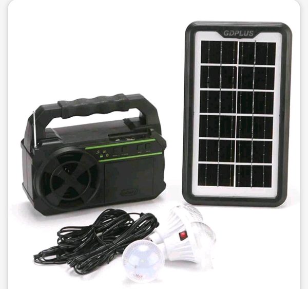 Solarni Sistem sa Radiom i 3 Sijalice