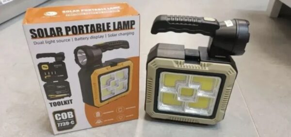 Solarna lampa za kampovanje + set alata 16 delova