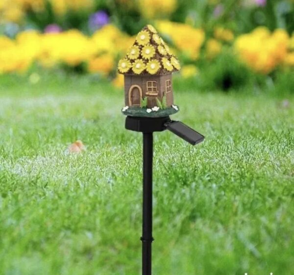 Solarna LED kućica – dekorativna baštenska lampa IP65